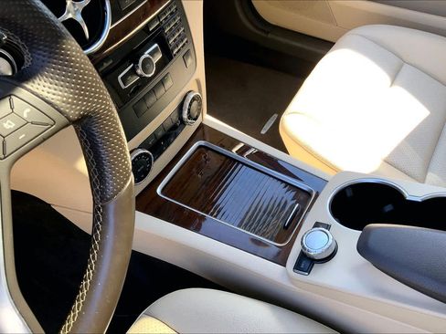 Used 2015 Mercedes-Benz GLK 350 4MATIC image 17
