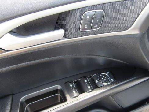 Certified 2020 Ford Fusion SEL FWD image 15