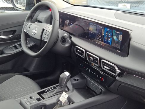 Used 2026 Nissan Sentra SV w/ SV Convenience Package FWD image 8