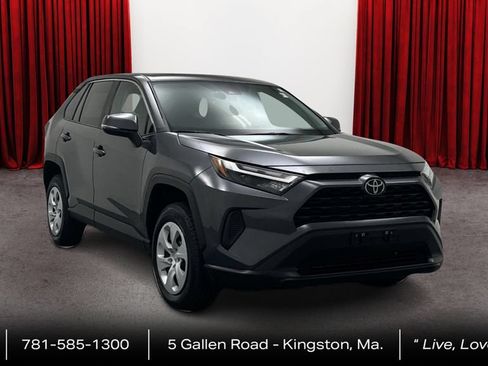 Used 2023 Toyota RAV4 LE AWD/4WD image 3