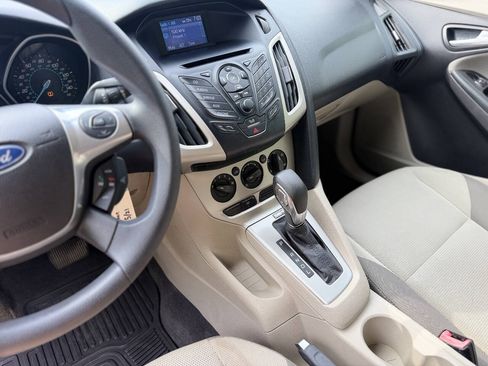 Used 2012 Ford Focus SE FWD image 14