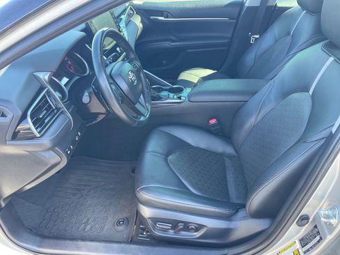 Used 2023 Toyota Camry XSE image 10