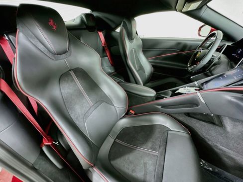 Used 2025 Ferrari Roma Spider RWD image 42