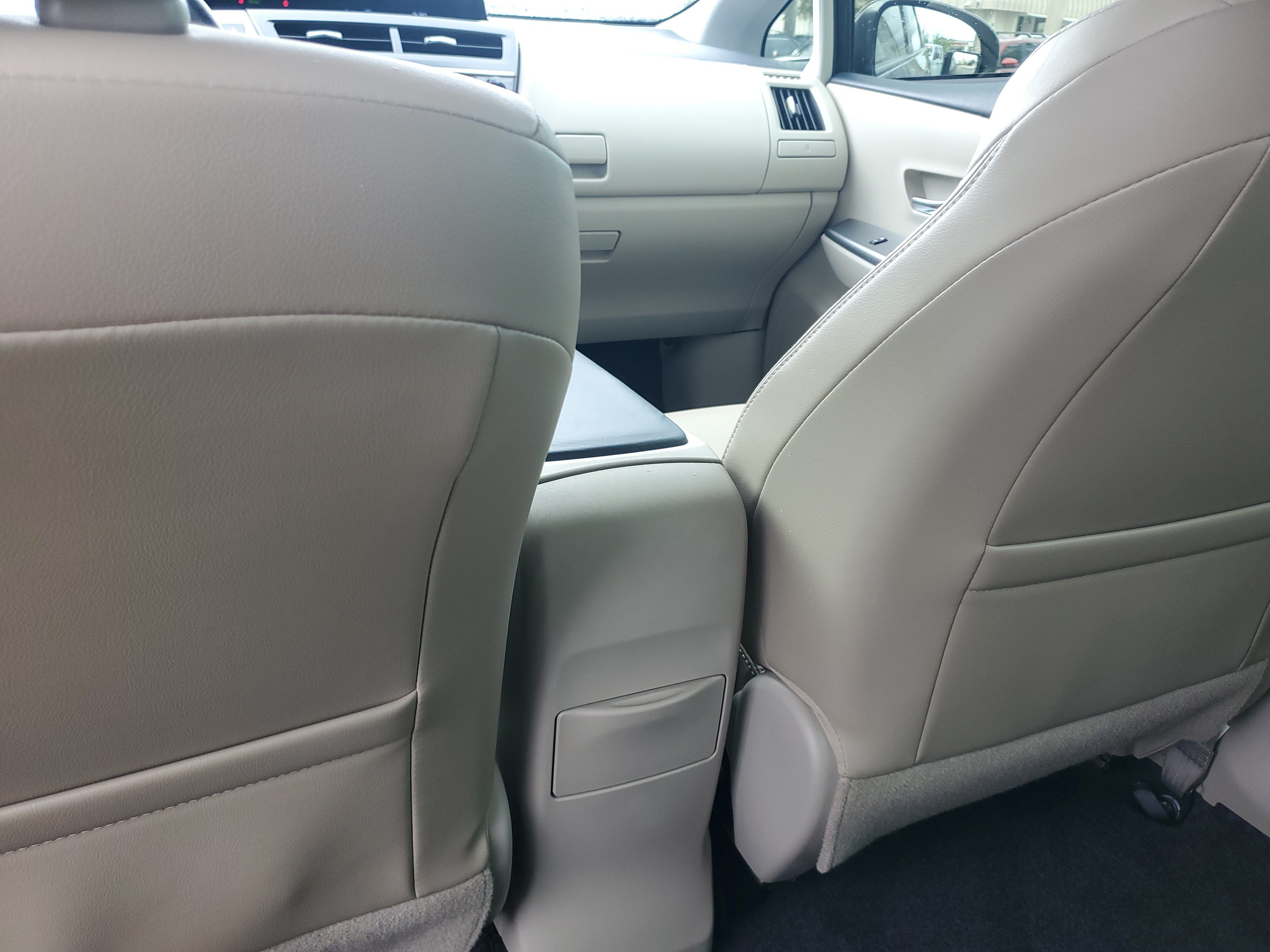 Used 2017 Toyota Prius V Four FWD image 15