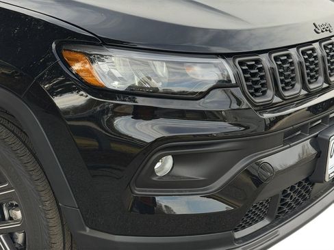 New 2026 Jeep Compass Latitude image 32