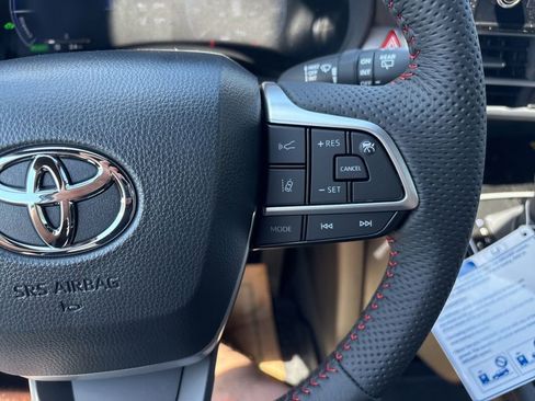 Used 2026 Toyota Sienna XSE AWD/4WD image 26