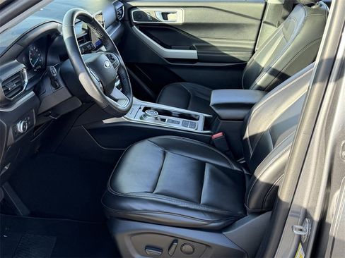 Used 2021 Ford Explorer XLT w/ Equipment Group 202A image 20