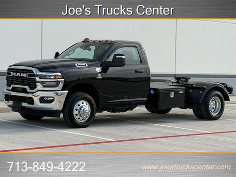 Used 2025 RAM 3500 Tradesman RWD image 2
