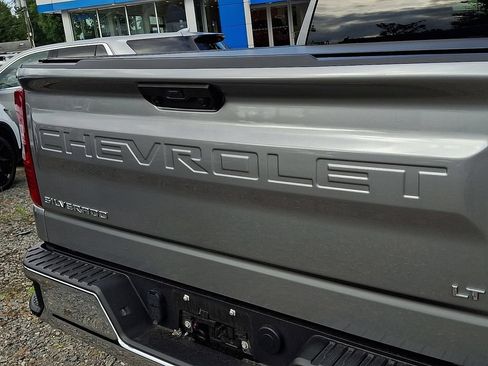 Used 2025 Chevrolet Silverado 1500 LT AWD/4WD image 29