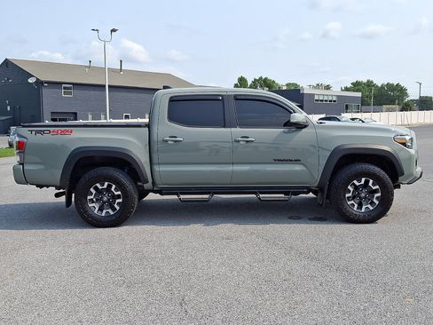 Certified 2023 Toyota Tacoma TRD Off-Road w/ Technology Package AWD/4WD image 8
