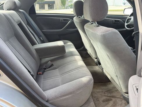 Used 2000 Toyota Camry CE FWD image 23