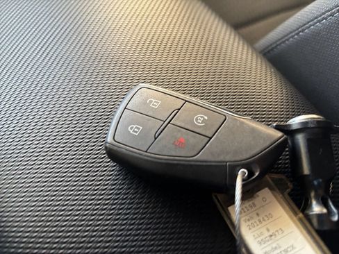 Used 2025 Chevrolet Equinox LT FWD image 24