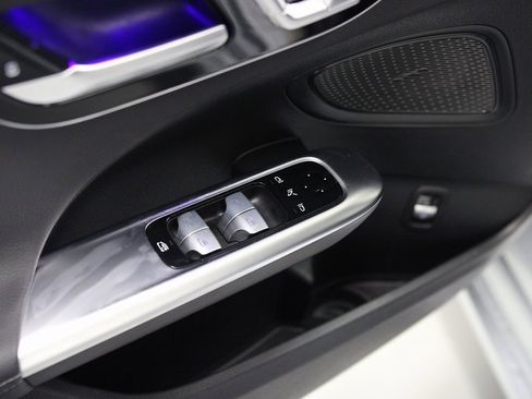 Certified 2025 Mercedes-Benz C 300 4MATIC Sedan image 22