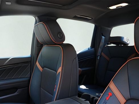 New 2026 GMC Canyon AT4 w/ Technology Plus Package image 12