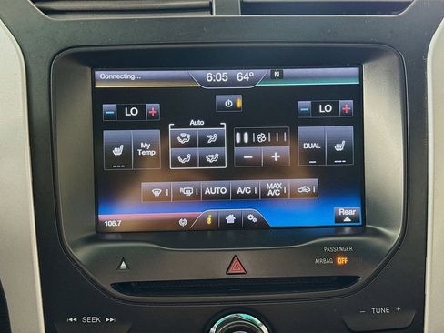 Used 2014 Ford Explorer XLT w/ Equipment Group 202A AWD/4WD image 15