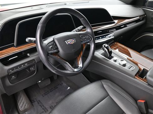 Used 2023 Cadillac Escalade Luxury image 7