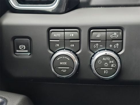 New 2026 GMC Sierra 3500 Denali w/ Denali Reserve Package image 17