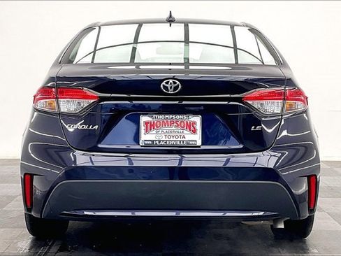 Used 2022 Toyota Corolla LE image 3