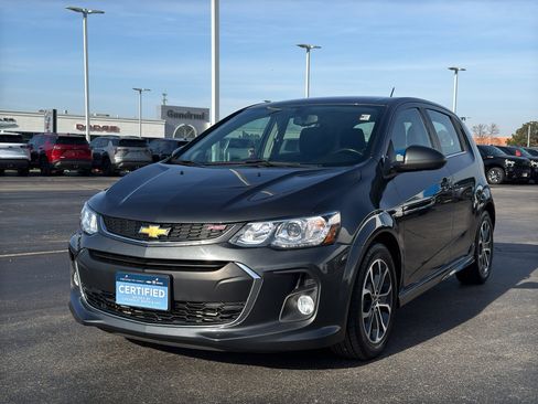 Used 2020 Chevrolet Sonic LT image 2
