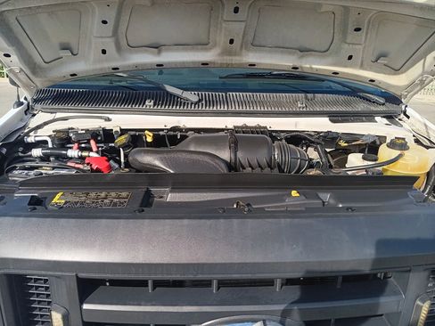 Used 2013 Ford E-150 and Econoline 150 Van 3D image 20