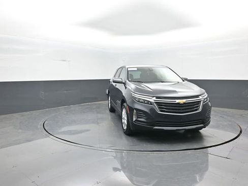 Used 2022 Chevrolet Equinox LT AWD/4WD image 2