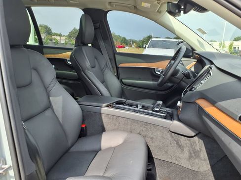 Used 2024 Volvo XC90 B6 Plus AWD/4WD image 26
