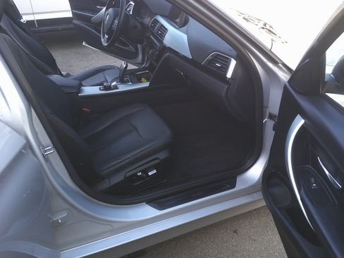 Used 2016 BMW 320i xDrive Sedan image 11