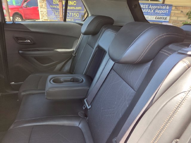 Used 2019 Chevrolet Trax LT w/ LT Convenience Package AWD/4WD image 40