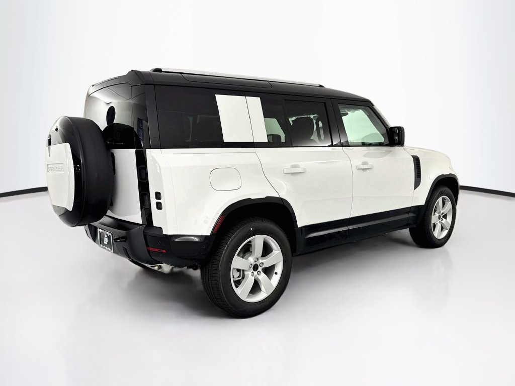 New 2026 Land Rover Defender 110 X-Dynamic SE AWD/4WD image 5