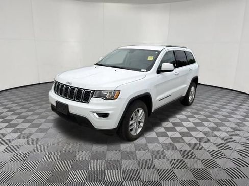 Used 2018 Jeep Grand Cherokee Laredo AWD/4WD image 12