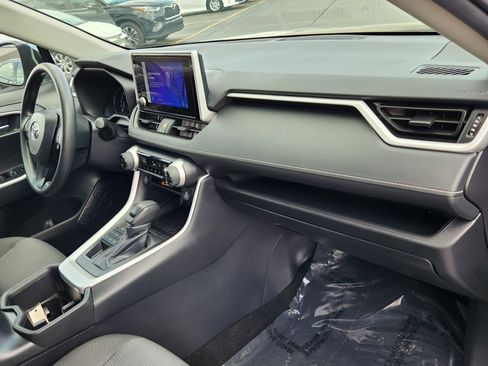 Certified 2024 Toyota RAV4 XLE AWD/4WD image 30