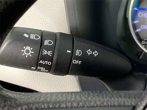 Used 2021 Toyota RAV4 XLE w/ Convenience Package image 19