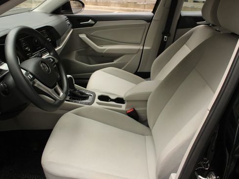Used 2019 Volkswagen Jetta SE FWD image 14