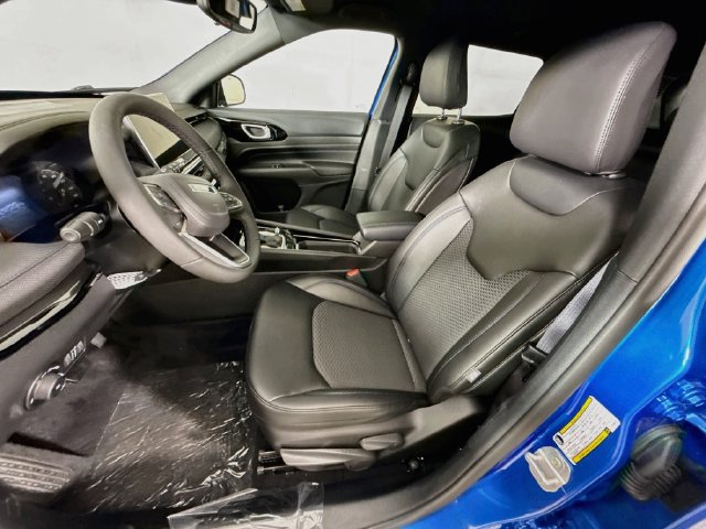 New 2026 Jeep Compass Latitude AWD/4WD image 19