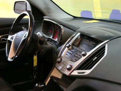 Used 2017 GMC Terrain SLE w/ Driver Alert Package I AWD/4WD image 10