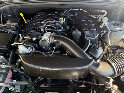 Used 2025 Dodge Durango GT image 7