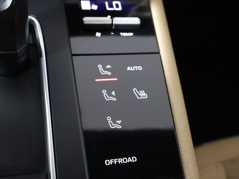 Used 2022 Porsche Macan image 48