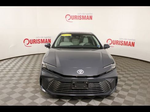 Used 2025 Toyota Camry XLE w/ Premium Plus Package AWD/4WD image 13