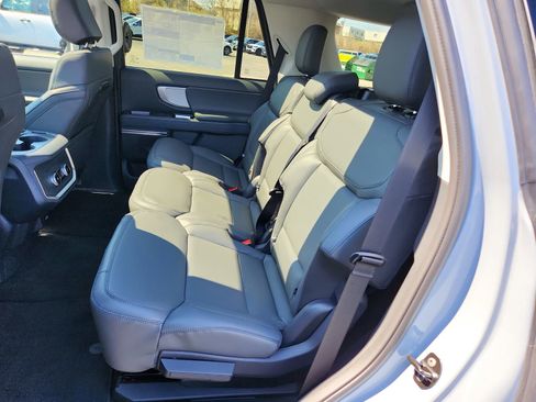 New 2026 Ford Expedition Active AWD/4WD image 24