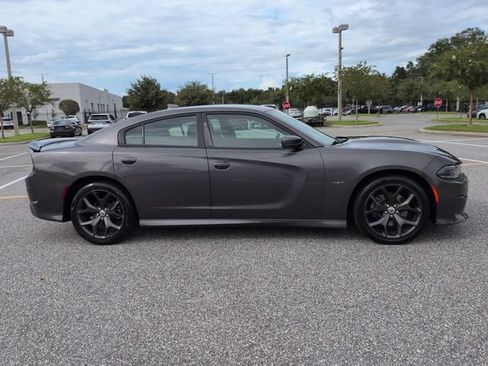 Used 2019 Dodge Charger R/T RWD image 3