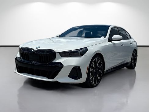 Used 2024 BMW 540i xDrive w/ Executive Package AWD/4WD image 7