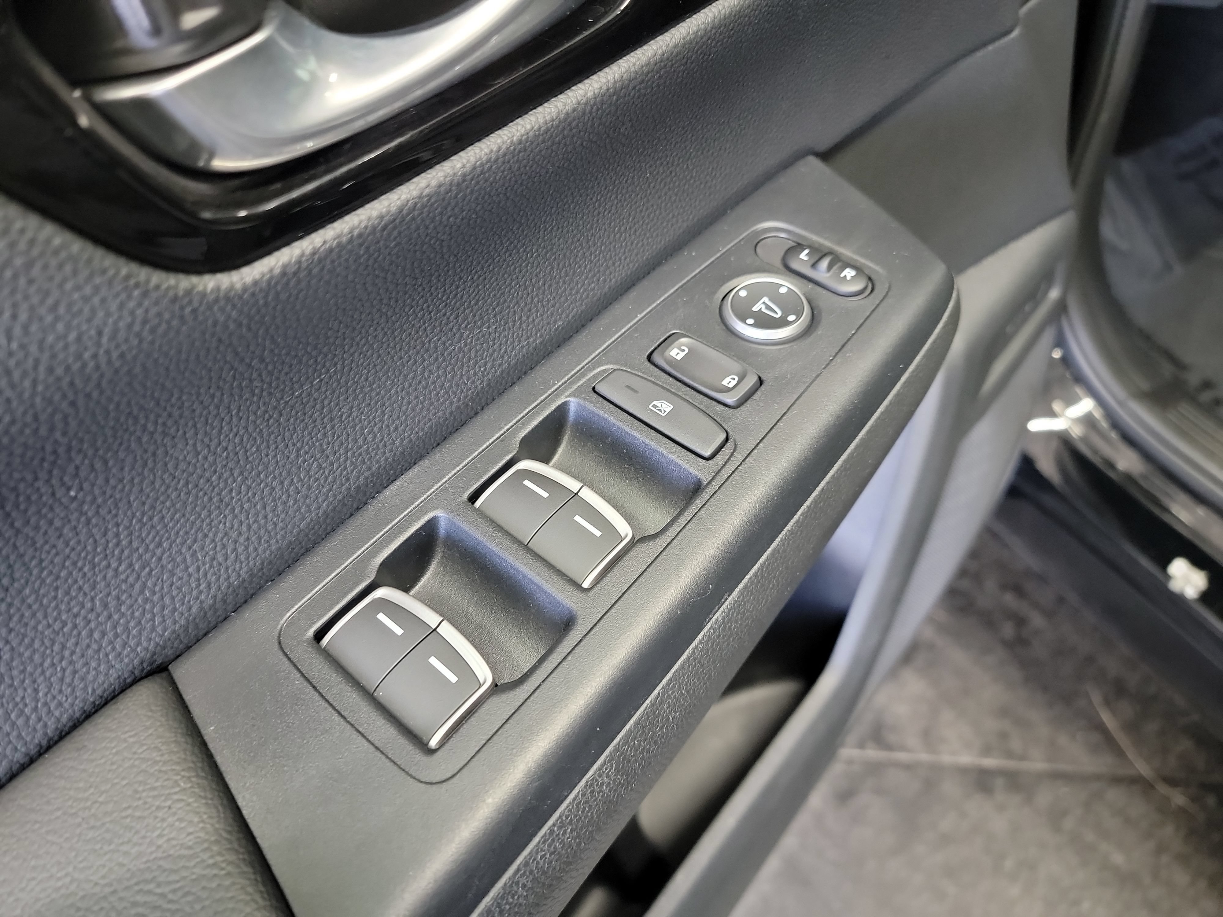 Used 2024 Honda CR-V EX-L image 14
