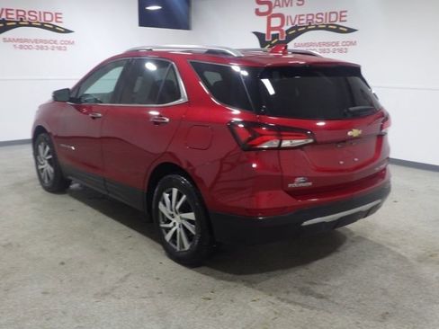 Used 2024 Chevrolet Equinox Premier image 2