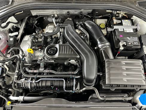 Used 2025 Volkswagen Jetta Sport image 32