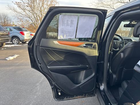 Used 2017 Lincoln MKC Reserve image 13