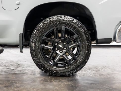 Used 2024 Chevrolet Silverado 1500 LT AWD/4WD image 15