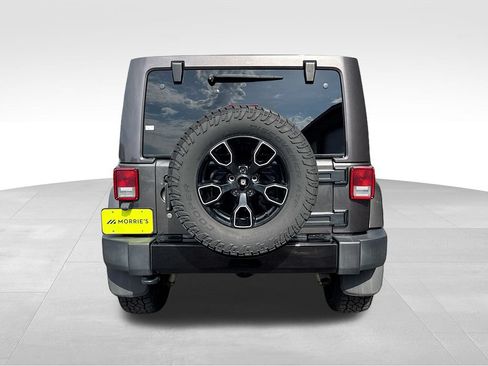 Used 2018 Jeep Wrangler Unlimited Sahara w/ Dual Top Group AWD/4WD image 32