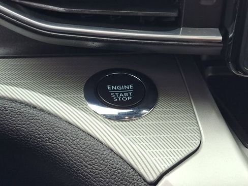 Certified 2022 Ford Explorer XLT w/ Equipment Group 202A image 17