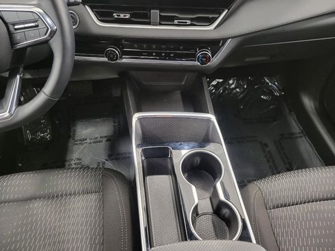 Used 2025 Chevrolet Equinox LT image 16