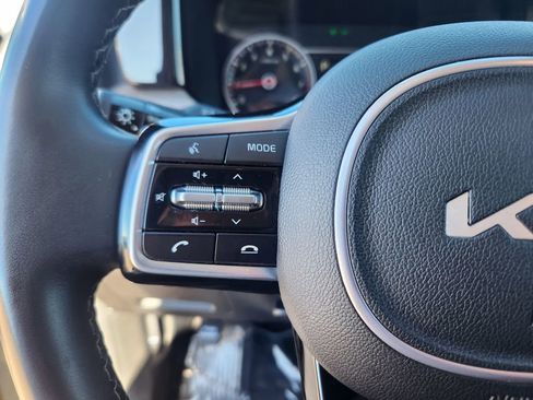 Certified 2023 Kia Sorento S image 24